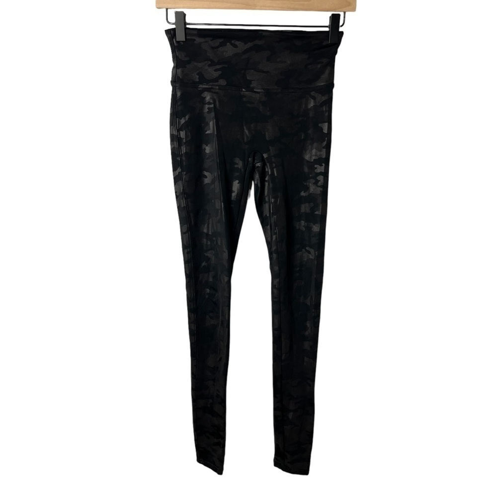 Spanx Faux Leather Camo Leggings Black Size Small 20185R Power Waistband - Picture 5 of 10